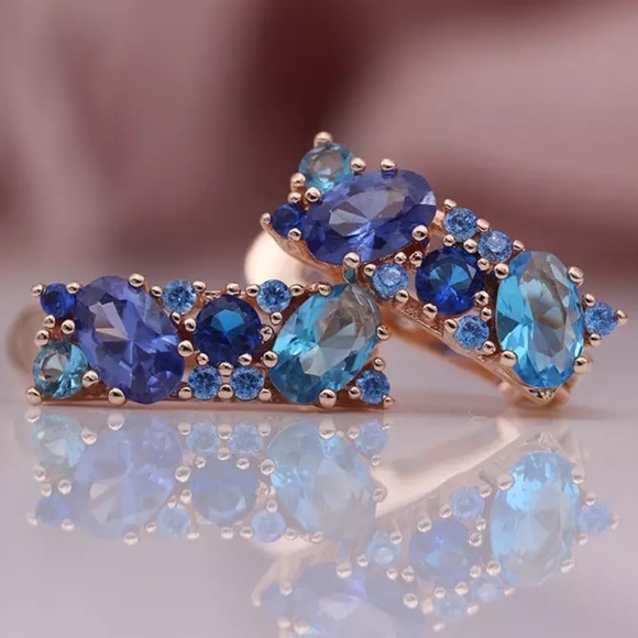 Jewelry - Beautiful Cubic Zirconia Earring